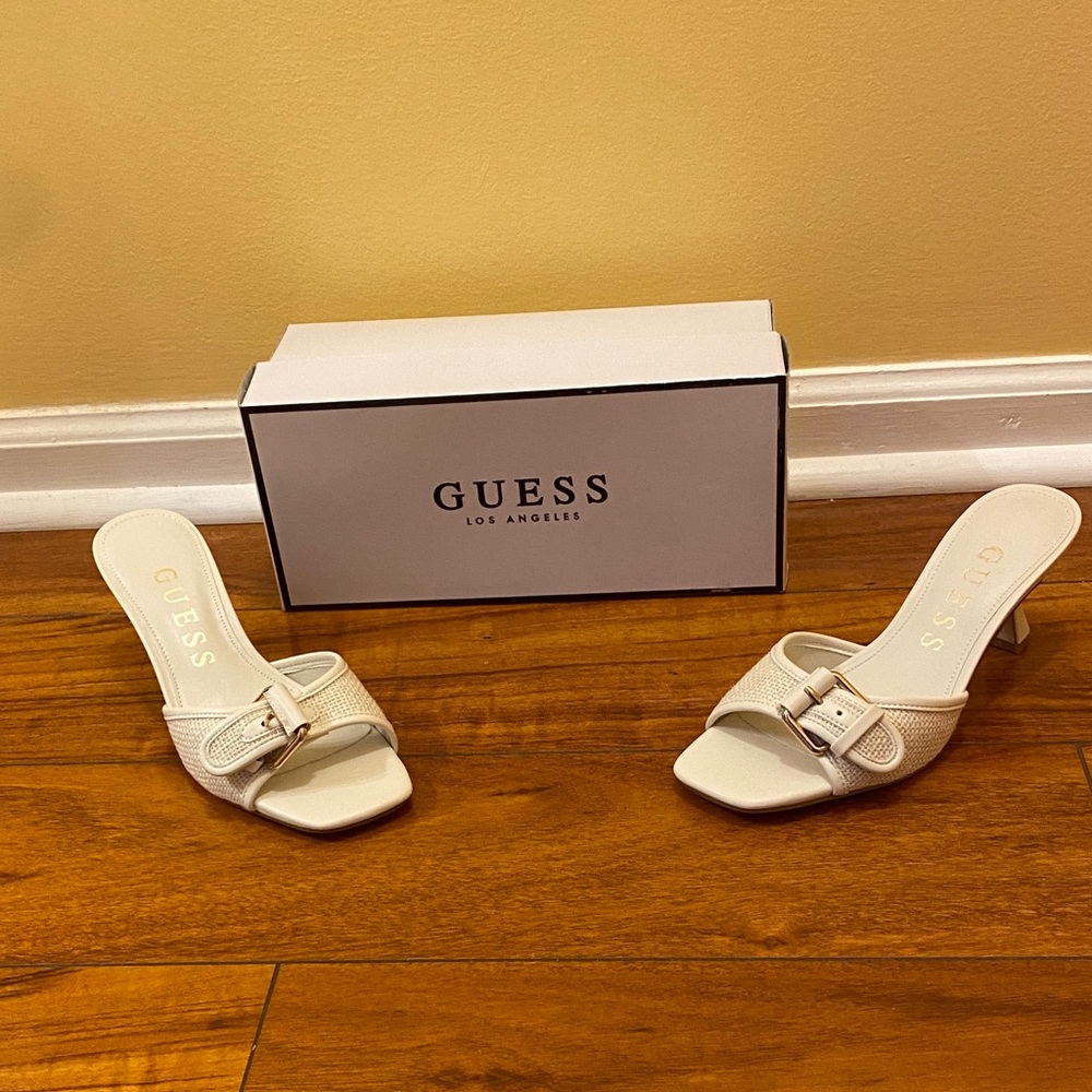GUESS Women's Elegant Cream Sandals